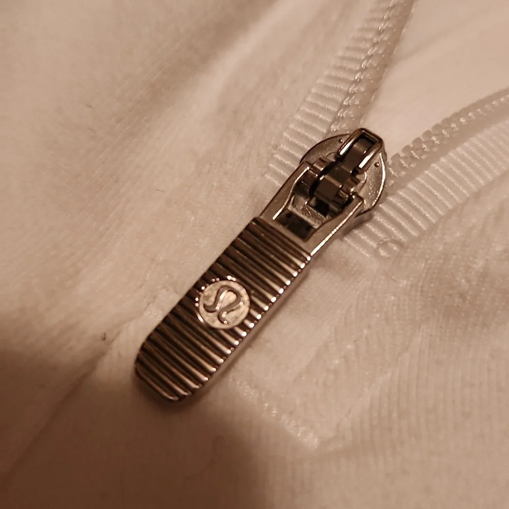 Lululemon Athletica White Long Sleeve Athletic Shirt Size 6 - Picture 8 of 8